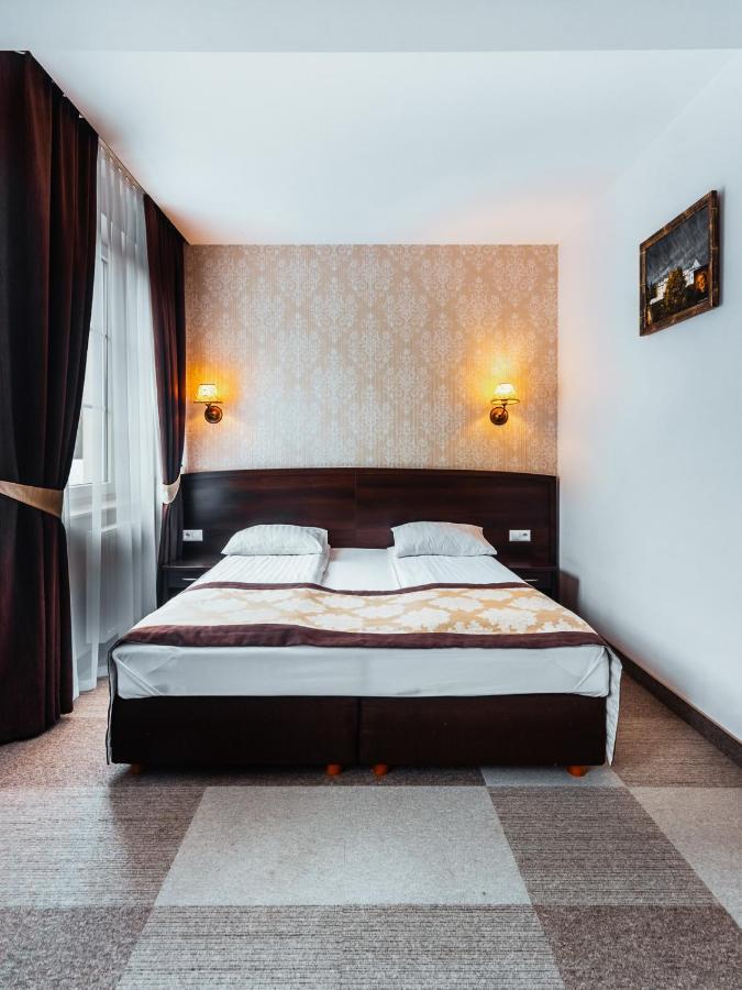 Hotel Dwor Dwikozy Exterior foto