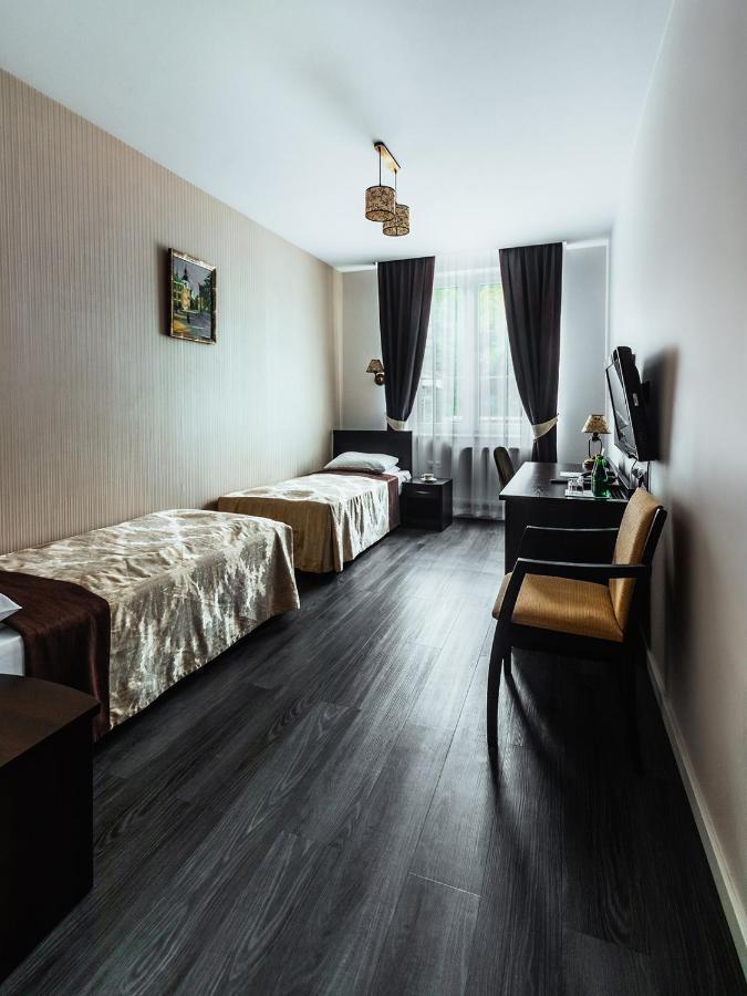 Hotel Dwor Dwikozy Exterior foto