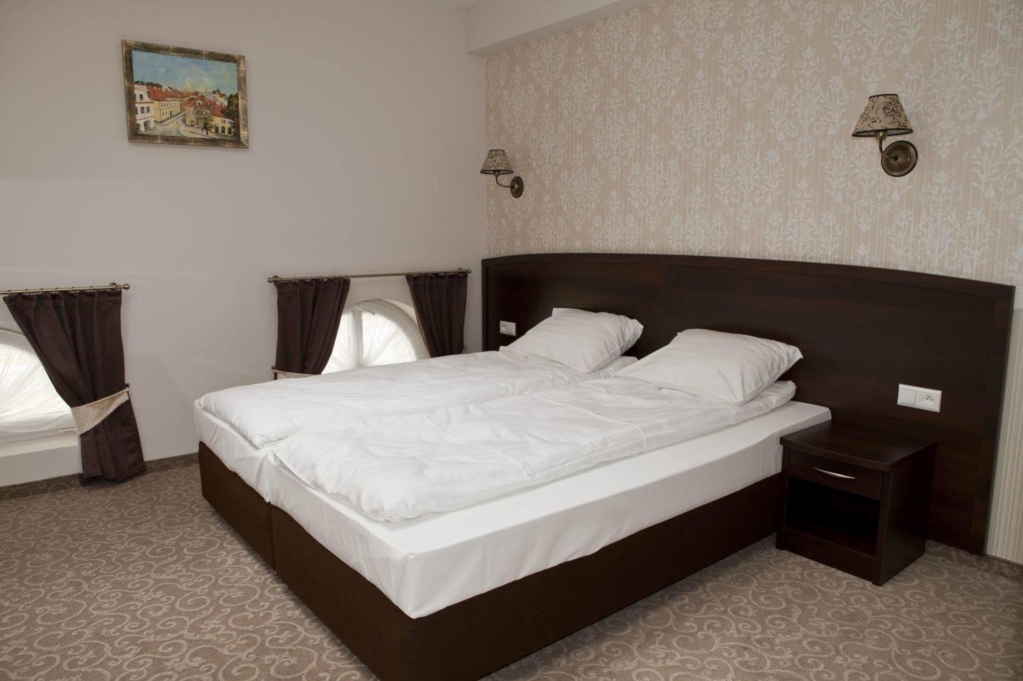 Hotel Dwor Dwikozy Exterior foto
